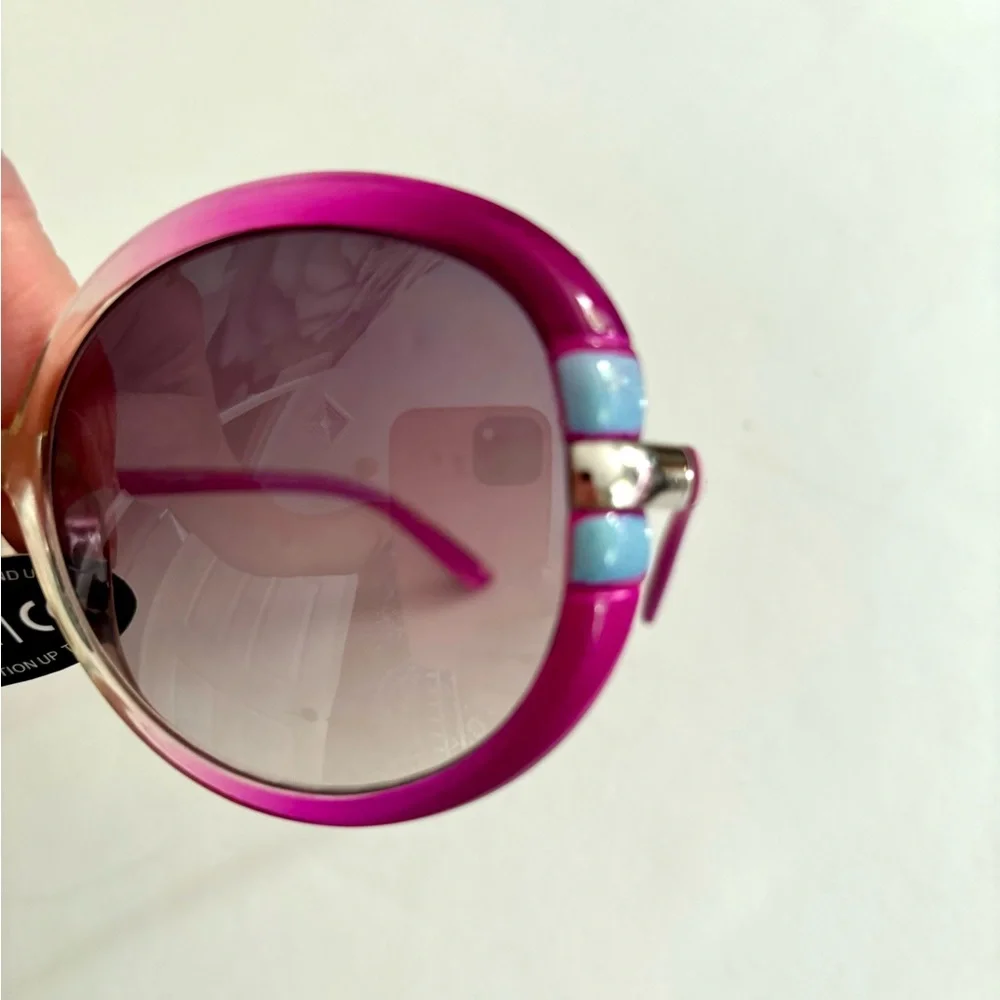 Bundle of two sunglasses